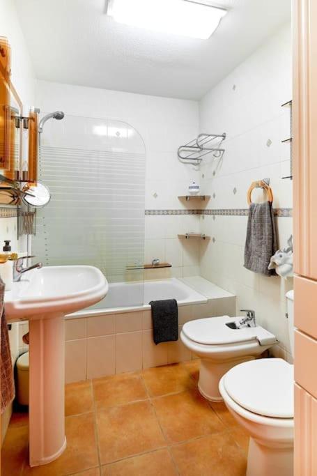 Villa Magerit, Entire Home 5 Minutes Easy Walk To Sandy Beach La Mata  Exteriör bild